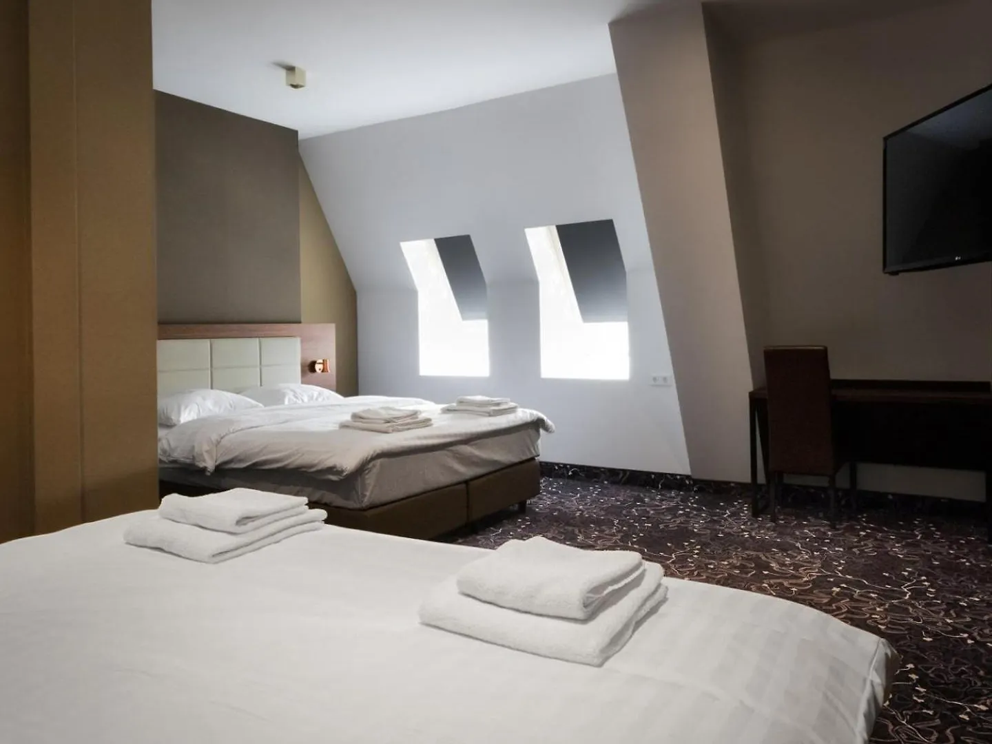 The Lake Hotel Amsterdam Airport Badhoevedorp 3*,