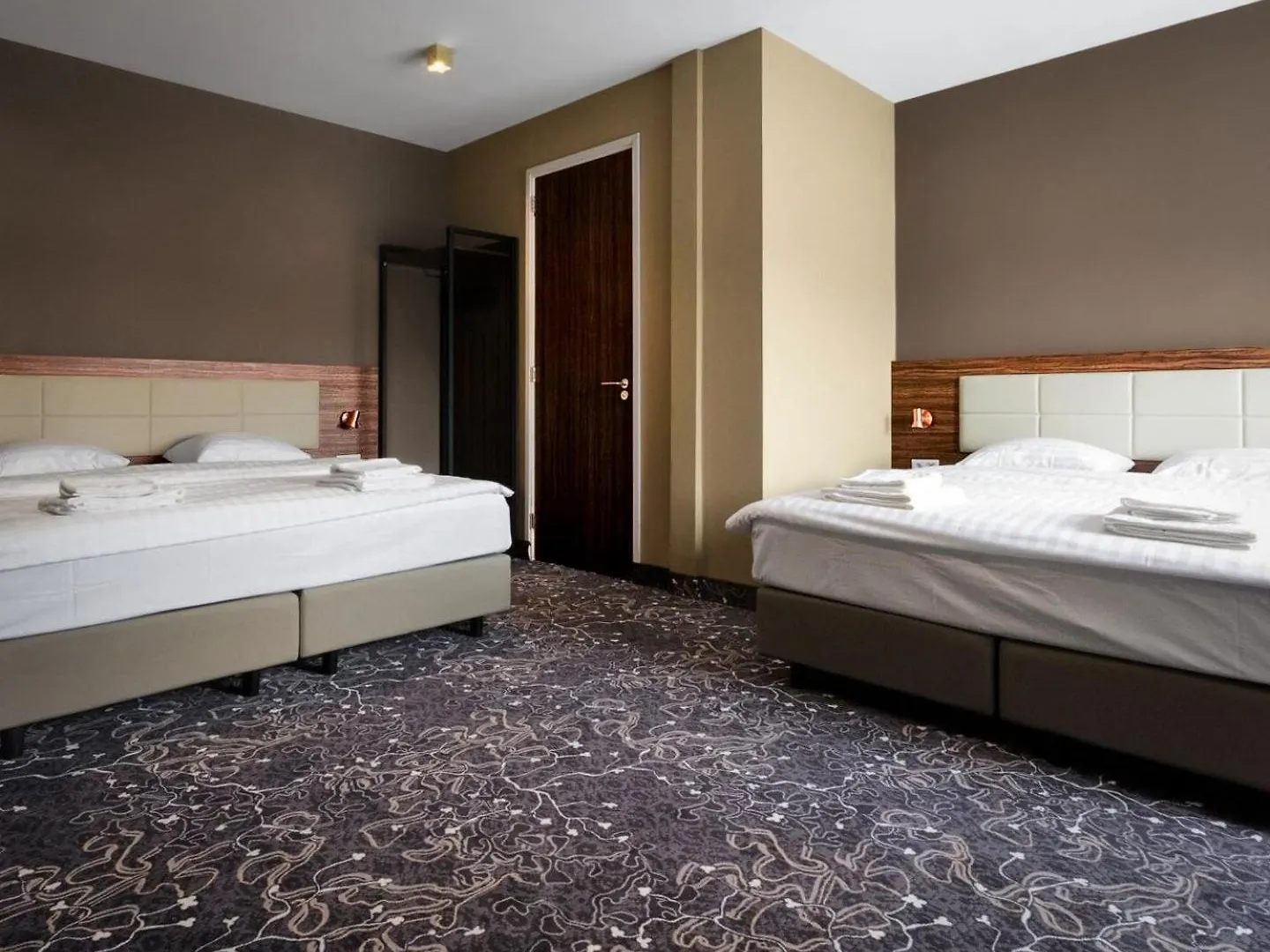 The Lake Hotel Amsterdam Airport Badhoevedorp