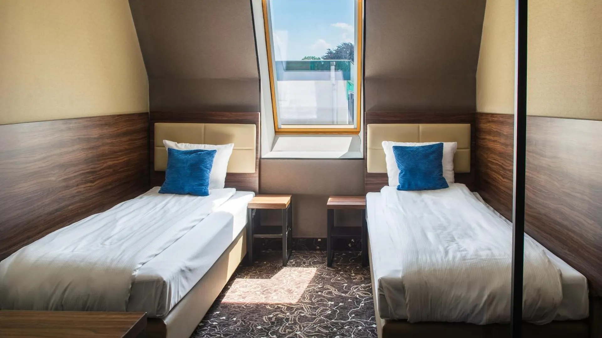 The Lake Hotel Amsterdam Airport Badhoevedorp