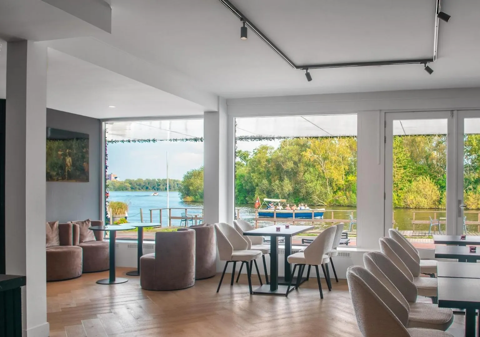 The Lake Hotel Amsterdam Airport Badhoevedorp
