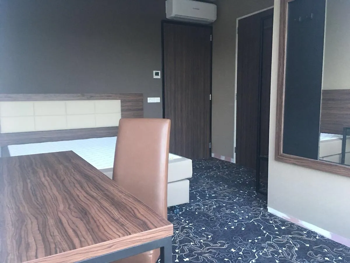 The Lake Hotel Amsterdam Airport Badhoevedorp