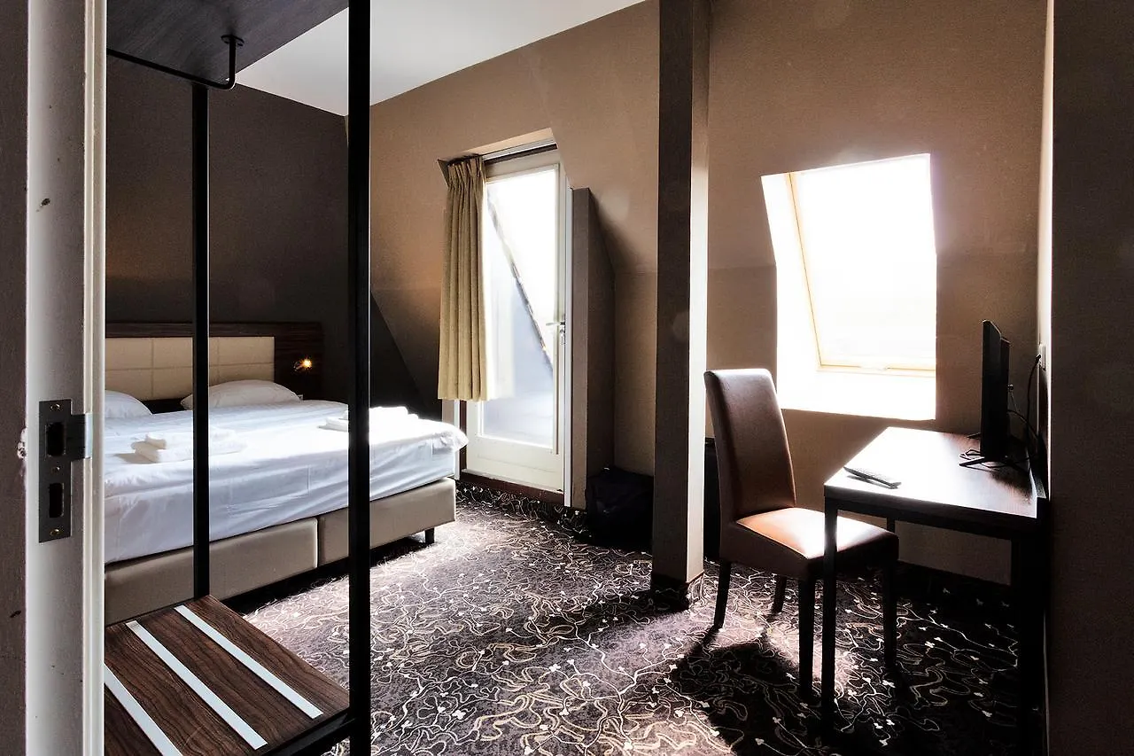 The Lake Hotel Amsterdam Airport Badhoevedorp 3*,  Nederland