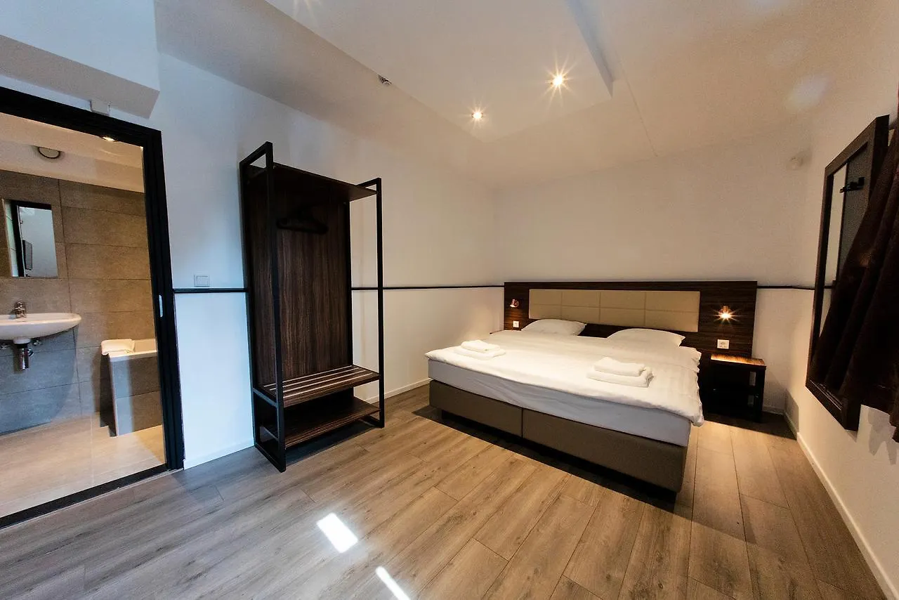 The Lake Hotel Amsterdam Airport Badhoevedorp 3*,