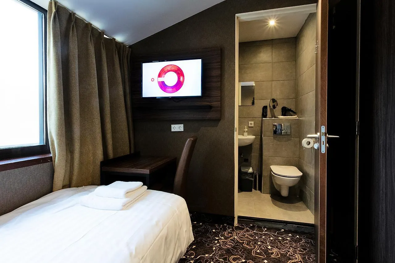 The Lake Hotel Amsterdam Airport Badhoevedorp