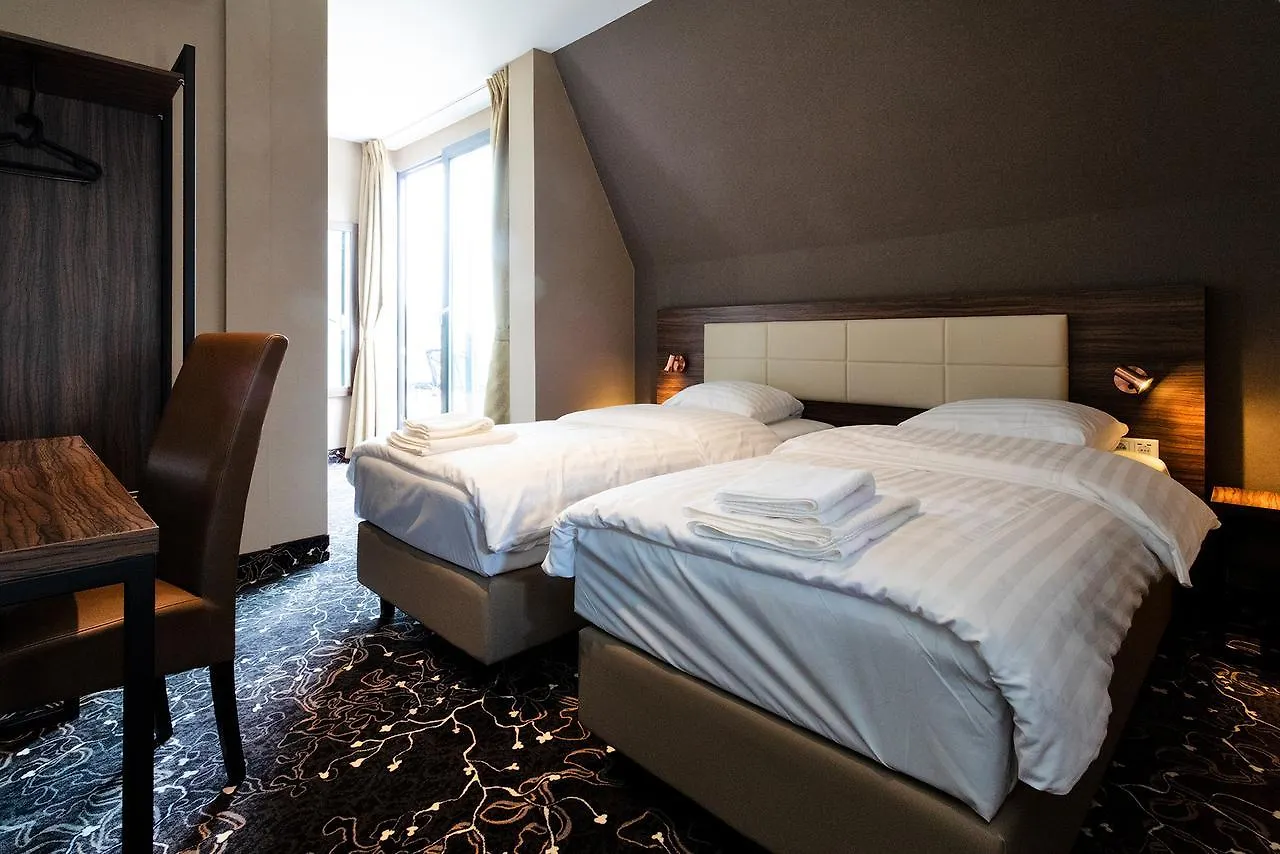 The Lake Hotel Amsterdam Airport Badhoevedorp